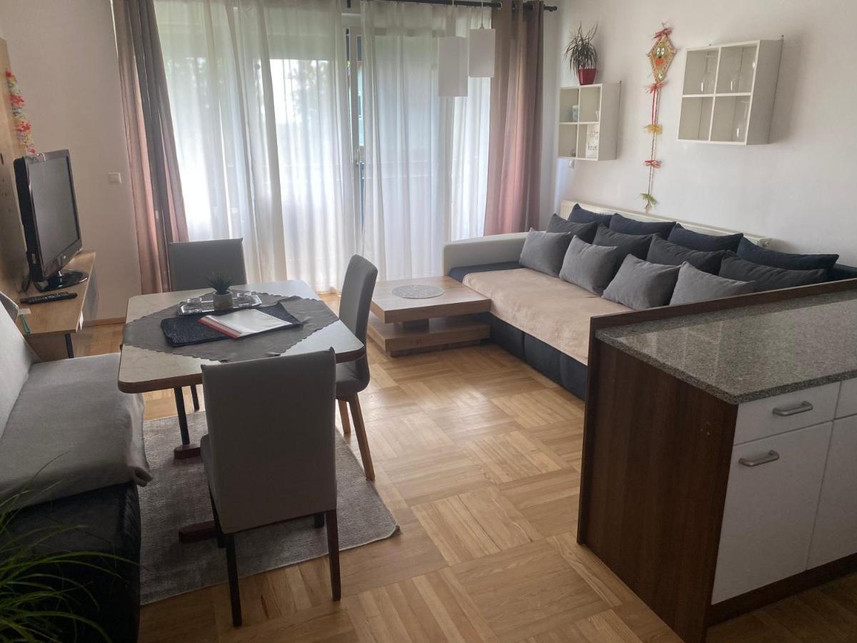 Wohnhaus City Sued Herzogsdorf Eksteriør bilde